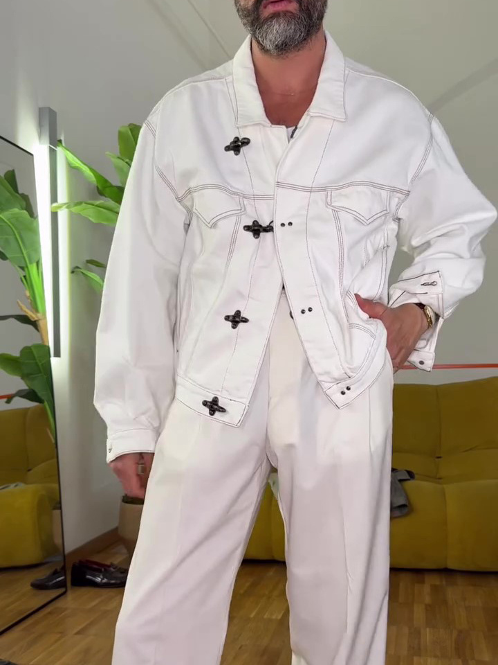 White Long-sleeved Jacket