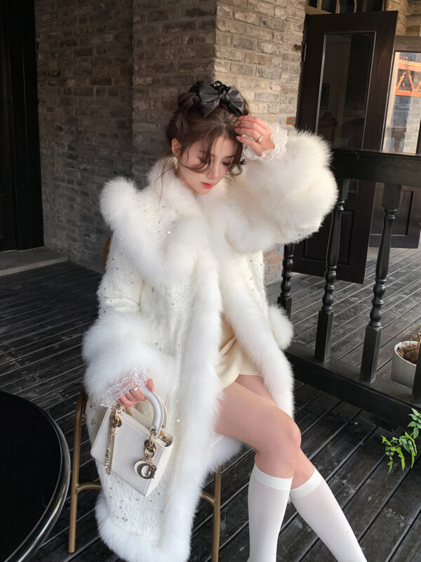 Women's Graceful And Fashionable  Coat - Image 10