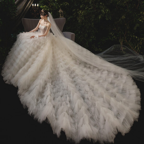 Women's Temperament Fashion Large Trailing wedding Dress